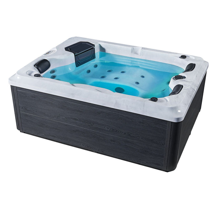 Outdoor Whirlpool Oasis mit Treppe