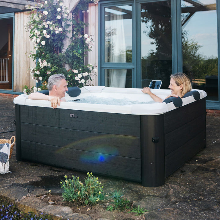 Whirlpool Oslo Plus mit LED-Beleuchtung