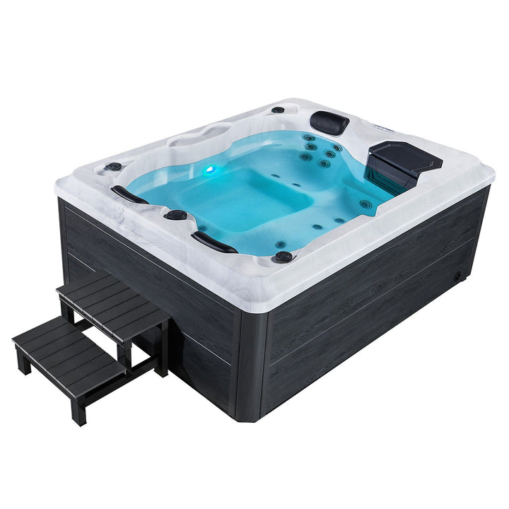 Outdoor Whirlpool Oasis mit Treppe
